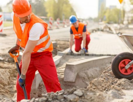Encontrar obras de urbanización y saneamiento