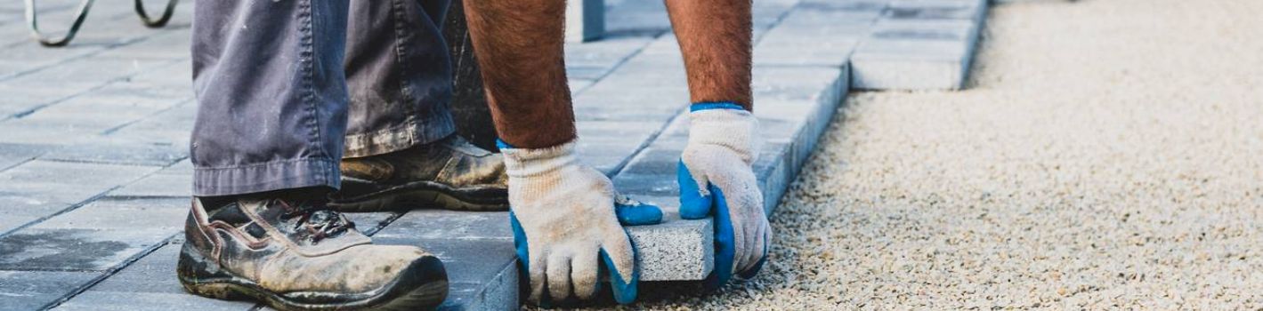 Encontrar obras de colocación de adoquines